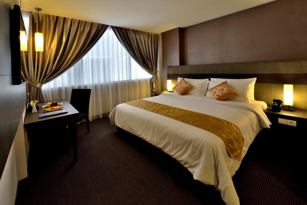 Tjokro Hotel Пеканбару Екстер'єр фото